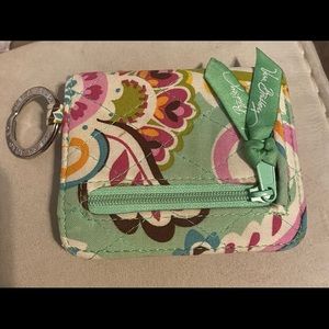 Vera Bradley wallet. In very good condition.